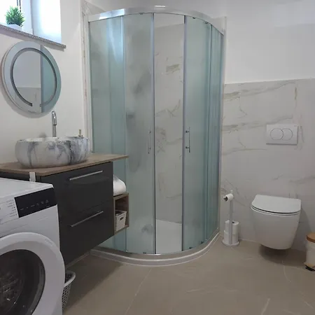 Fourteen * Spodnje Hoce