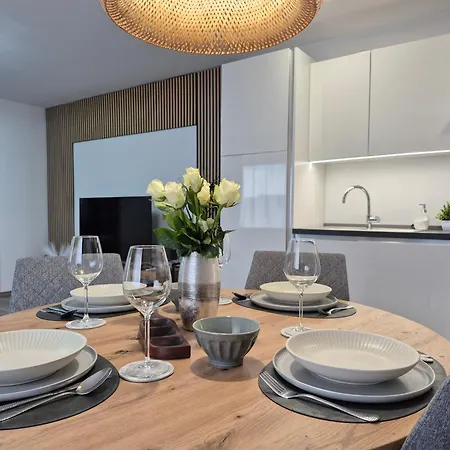 Fourteen * Spodnje Hoce